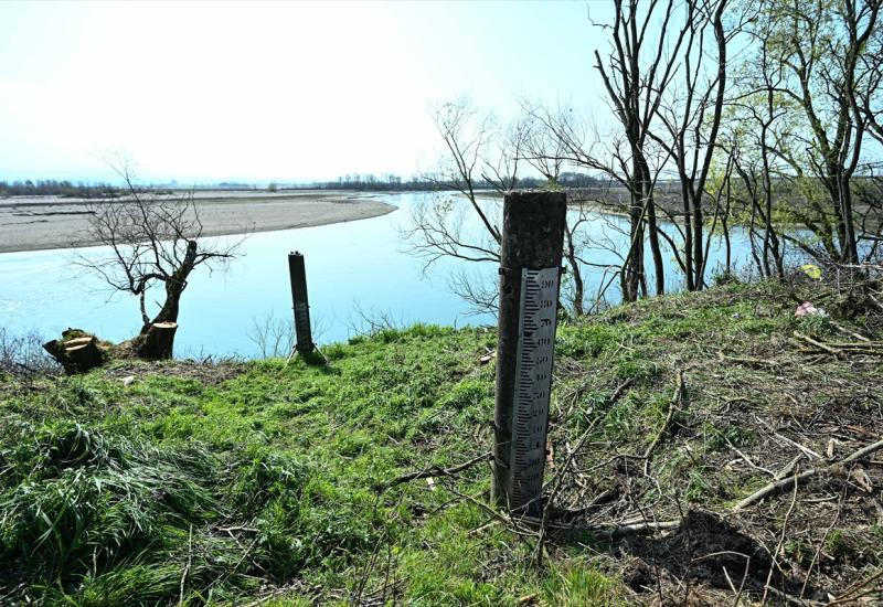 Rijeka Po, koja protiče kroz sjever Italije i važan je izvor navodnjavanja za poljoprivrednu proizvodnju - Problemi sa sušom se nastavljaju na rijeci Po